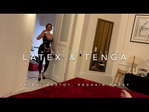 ❤️ Nwa nkịrịkọ na-acha uhie uhie yi uwe latex nke nnochi anya ❤️ Anal video